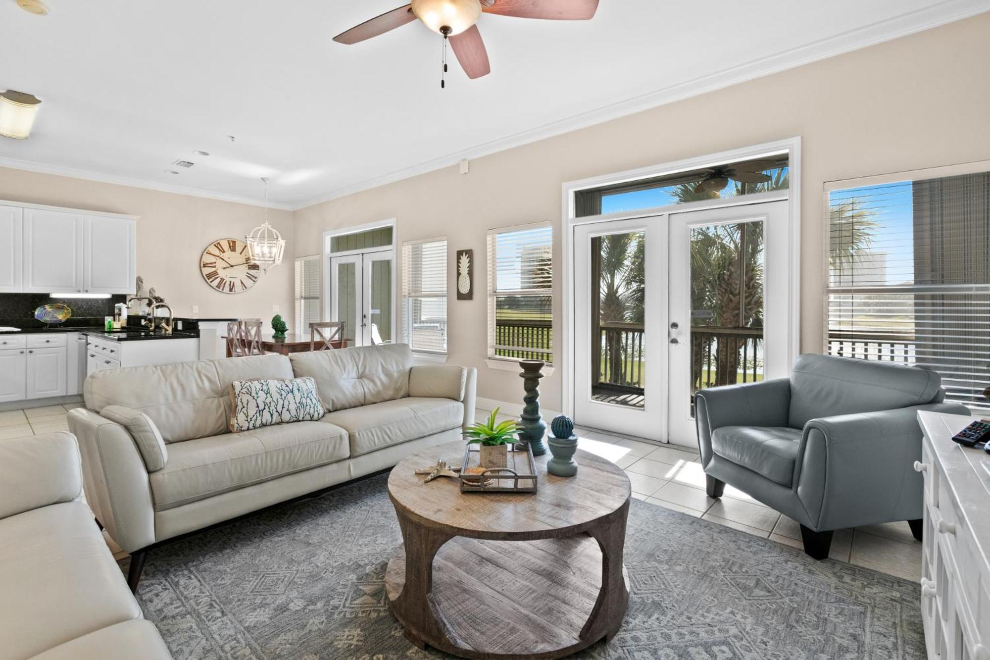 Seascape Lakefront Villas デスティン 部屋 写真
